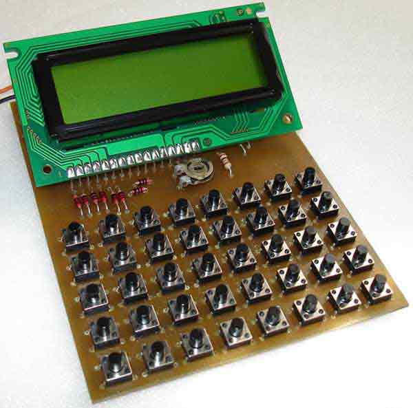 Внешний вид калькулятора на PIC микроконтроллере